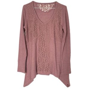 ⭐️HP⭐️ Women’s thermal and lace shirt dusty rose size large
